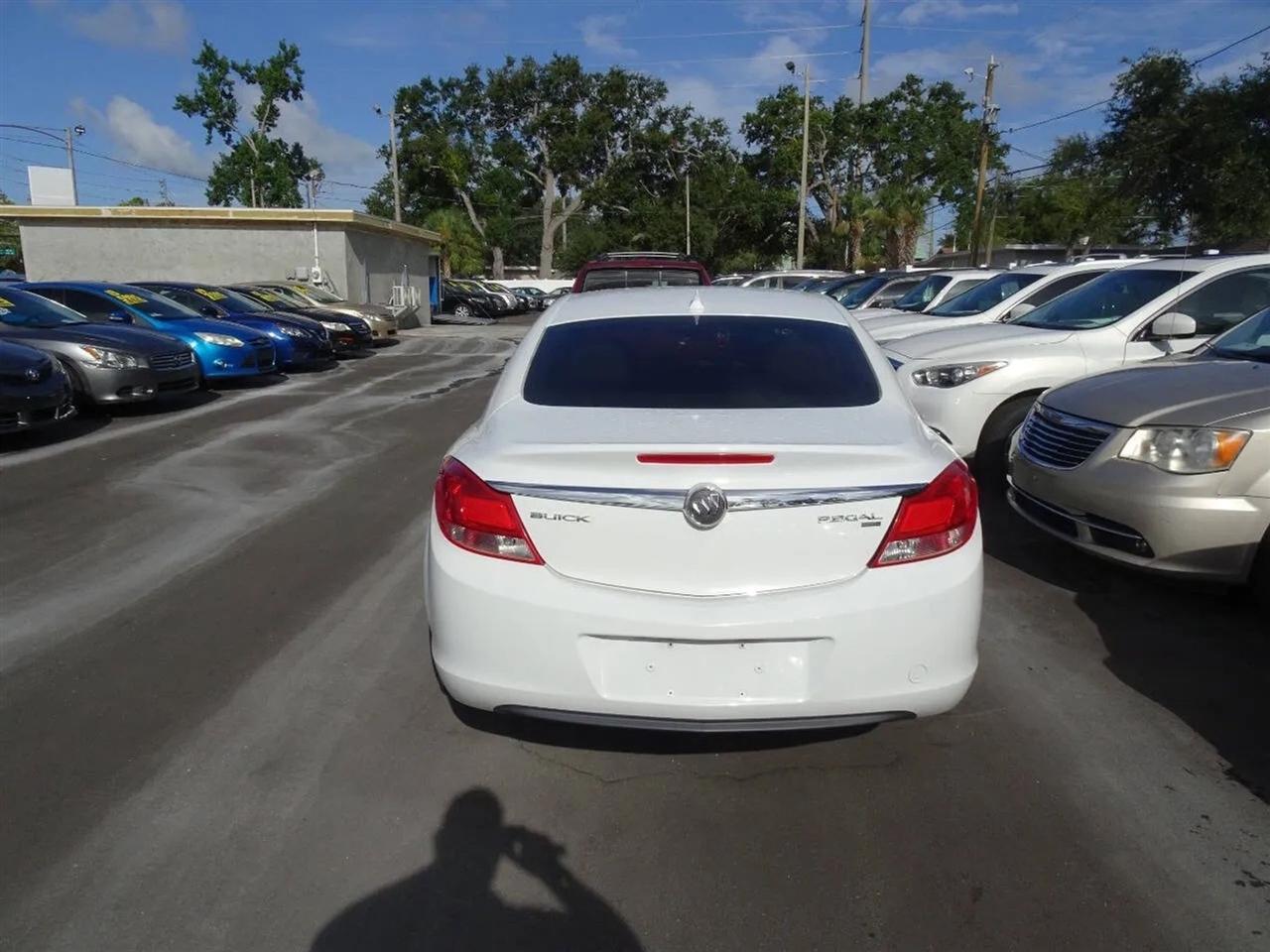 Buick Regal 4dr Sdn CXL RL2 (Russelsheim) *Ltd Avail* 2011