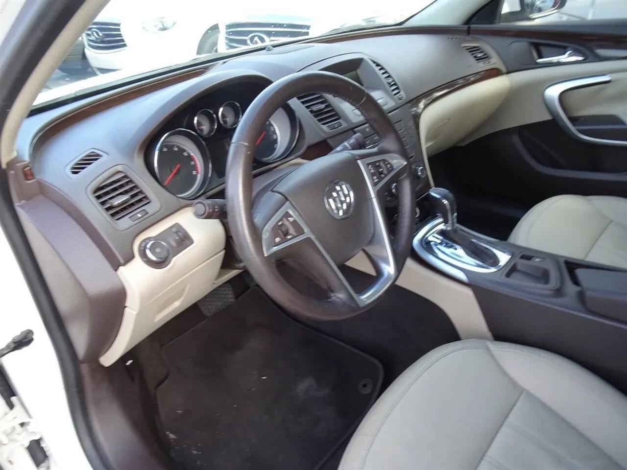 Buick Regal 4dr Sdn CXL RL2 (Russelsheim) *Ltd Avail* 2011