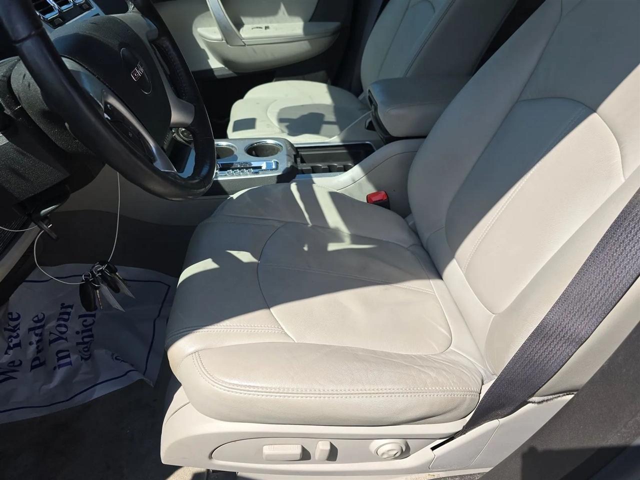 GMC Acadia FWD 4dr SLT2 2008