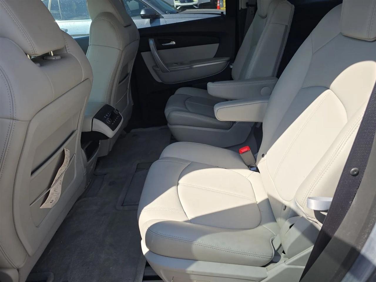 GMC Acadia FWD 4dr SLT2 2008