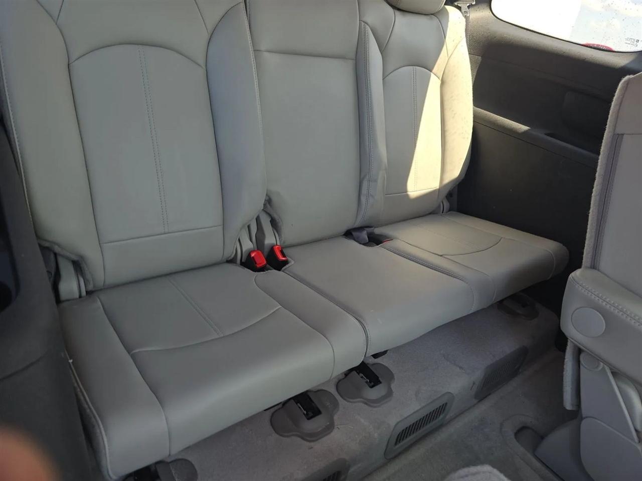 GMC Acadia FWD 4dr SLT2 2008