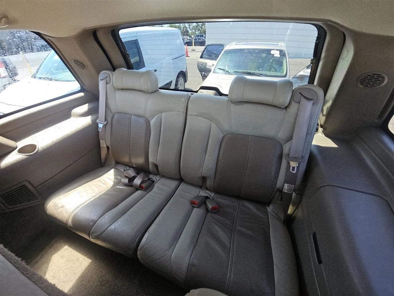 GMC Yukon Denali 4dr AWD 2002
