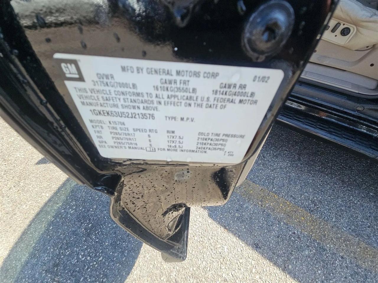 GMC Yukon Denali 4dr AWD 2002