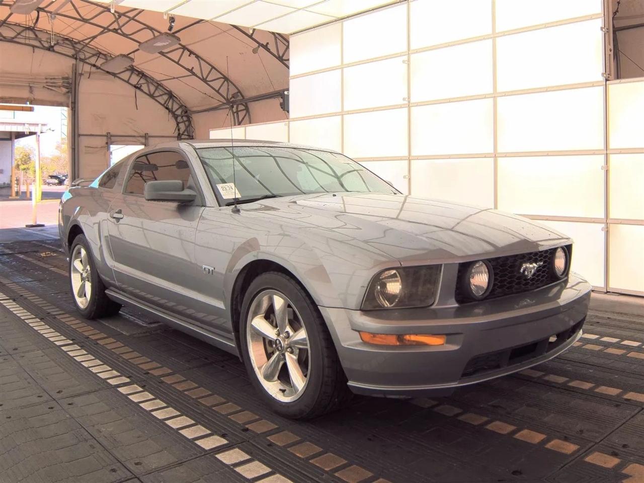 Ford Mustang 2dr Cpe GT Deluxe 2007