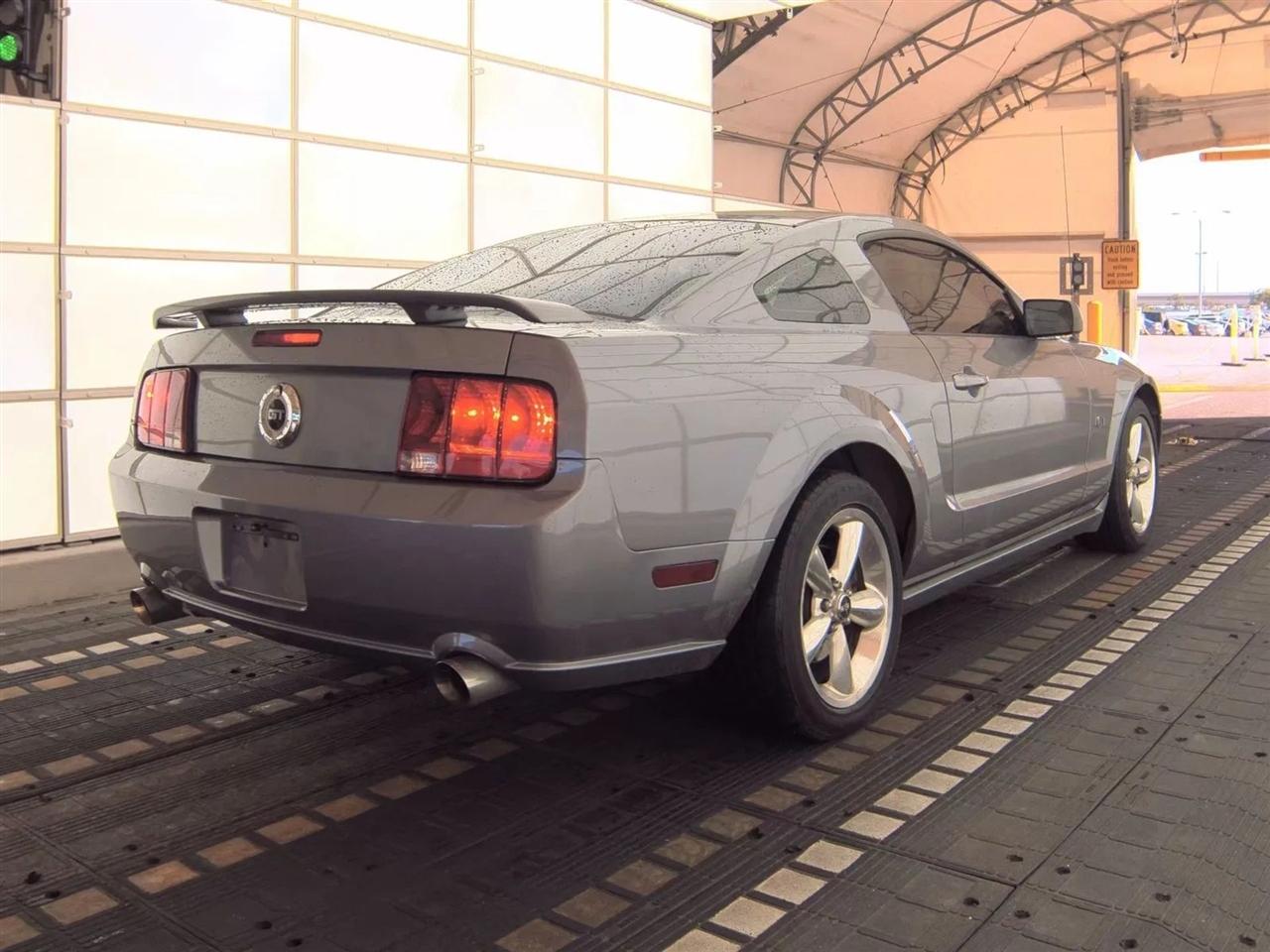 Ford Mustang 2dr Cpe GT Deluxe 2007