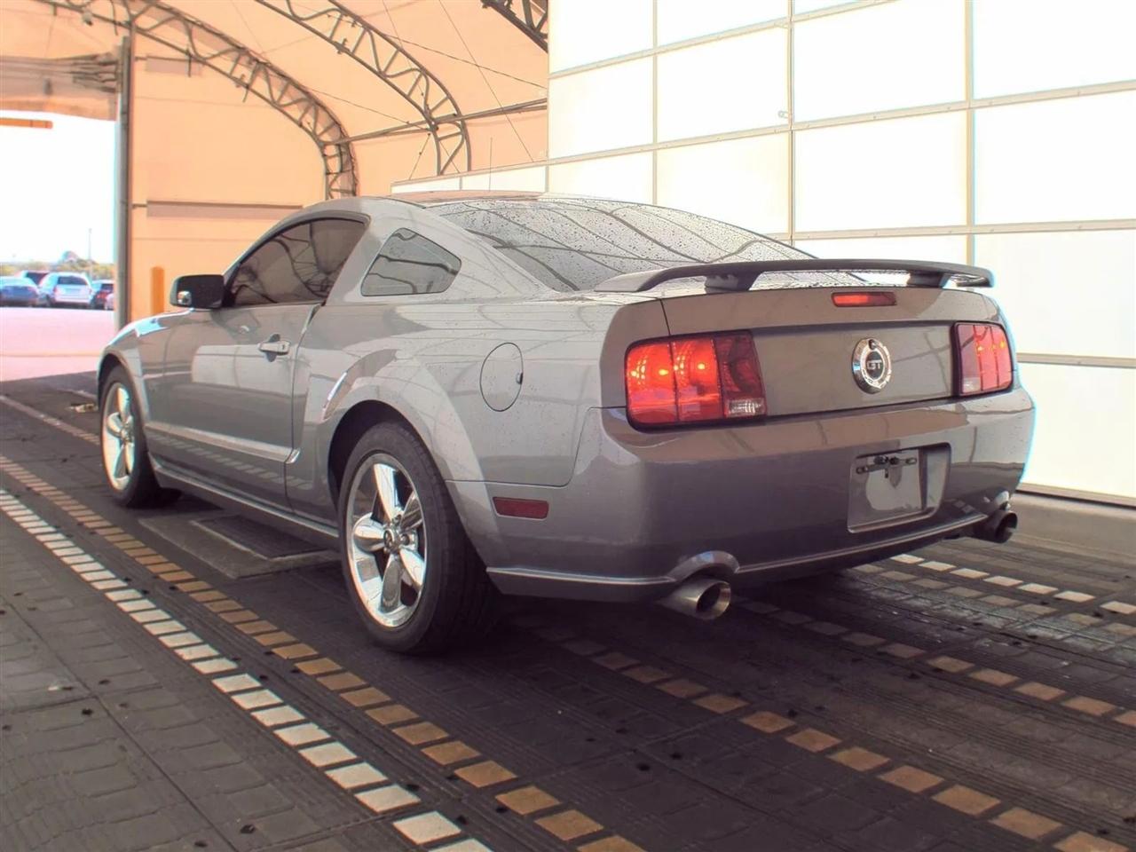 Ford Mustang 2dr Cpe GT Deluxe 2007