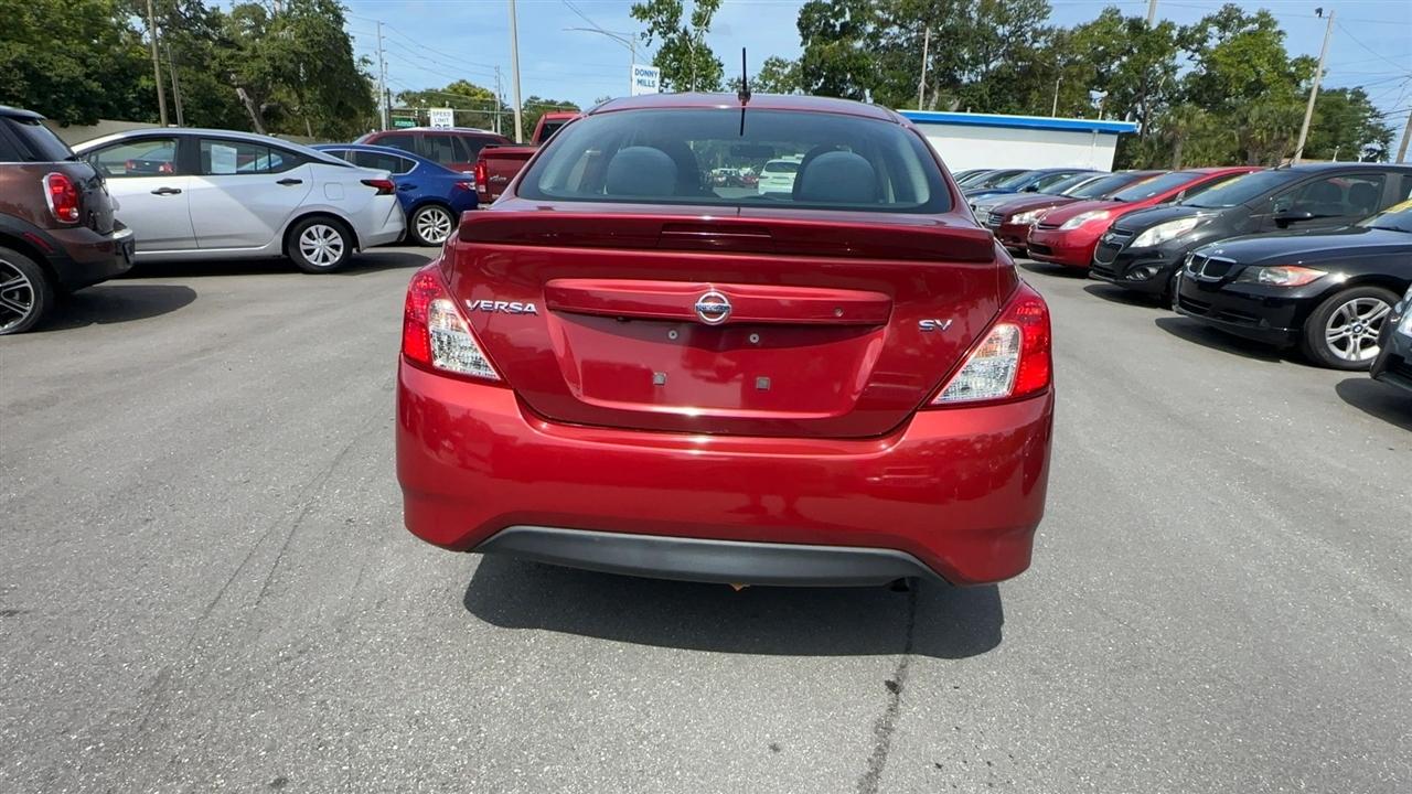 Nissan Versa Sedan SV CVT 2019