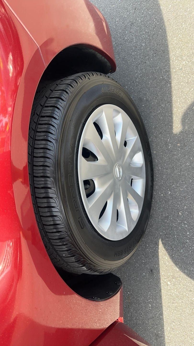 Nissan Versa Sedan SV CVT 2019