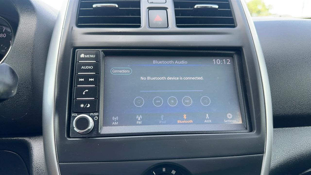 Nissan Versa Sedan SV CVT 2019