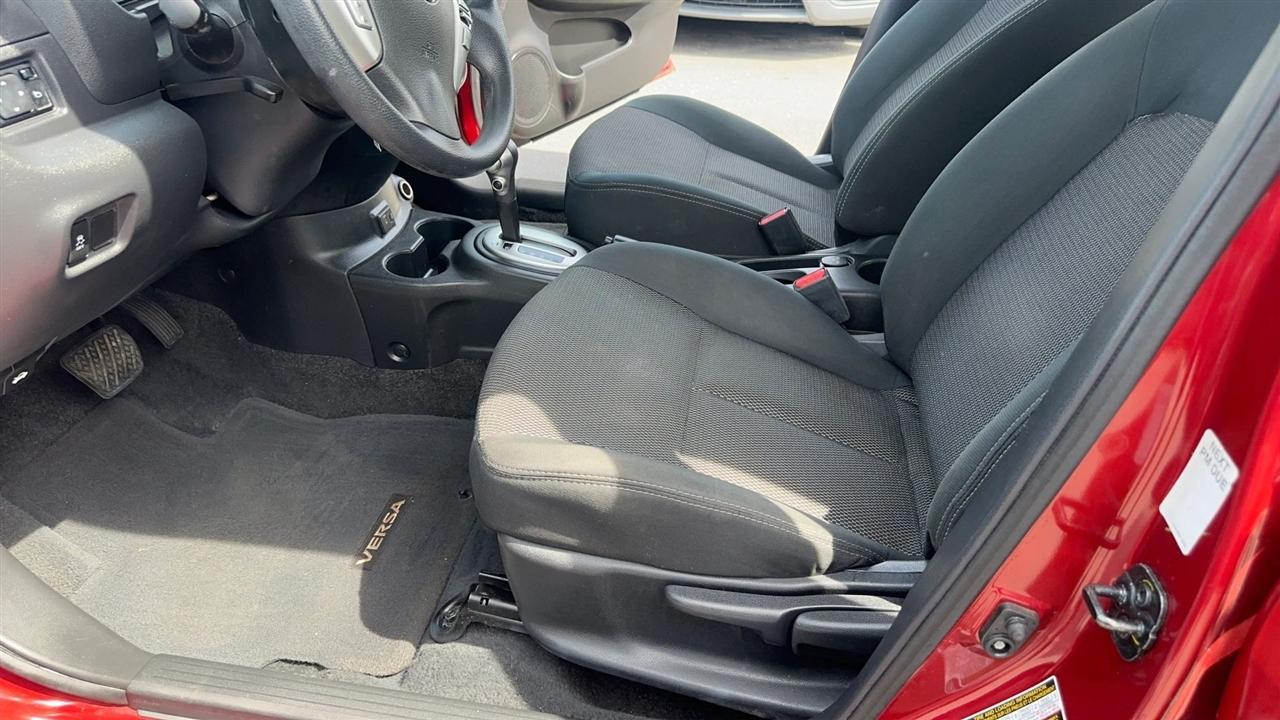 Nissan Versa Sedan SV CVT 2019