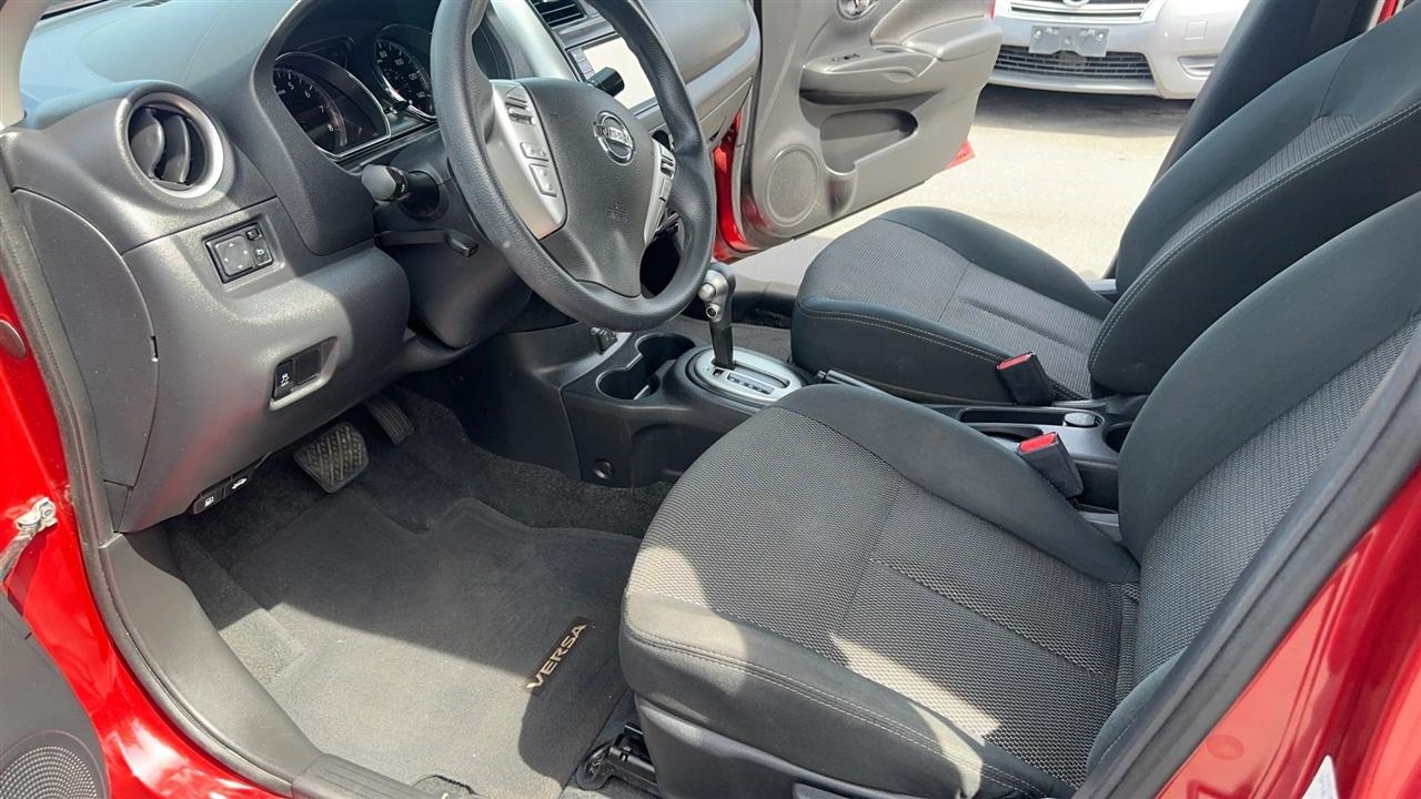 Nissan Versa Sedan SV CVT 2019
