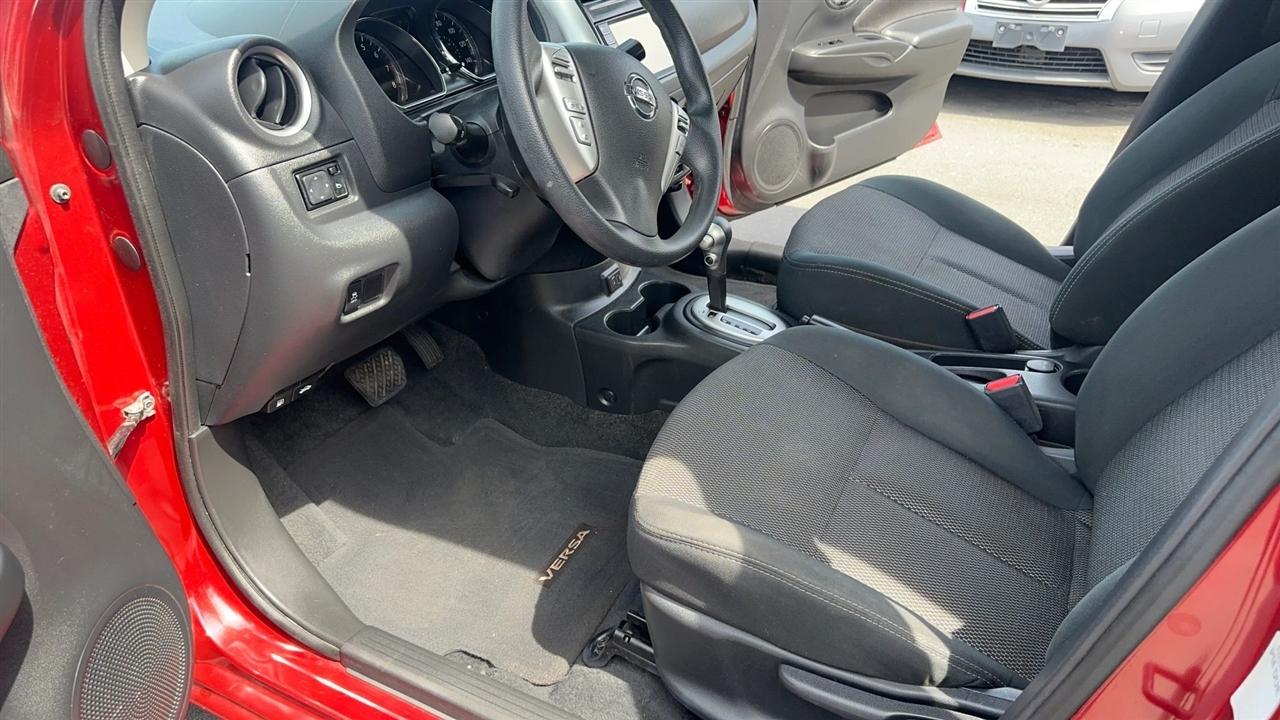 Nissan Versa Sedan SV CVT 2019