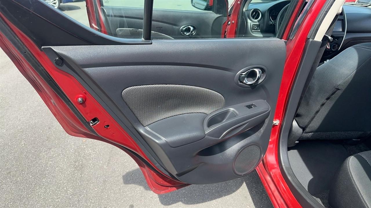 Nissan Versa Sedan SV CVT 2019