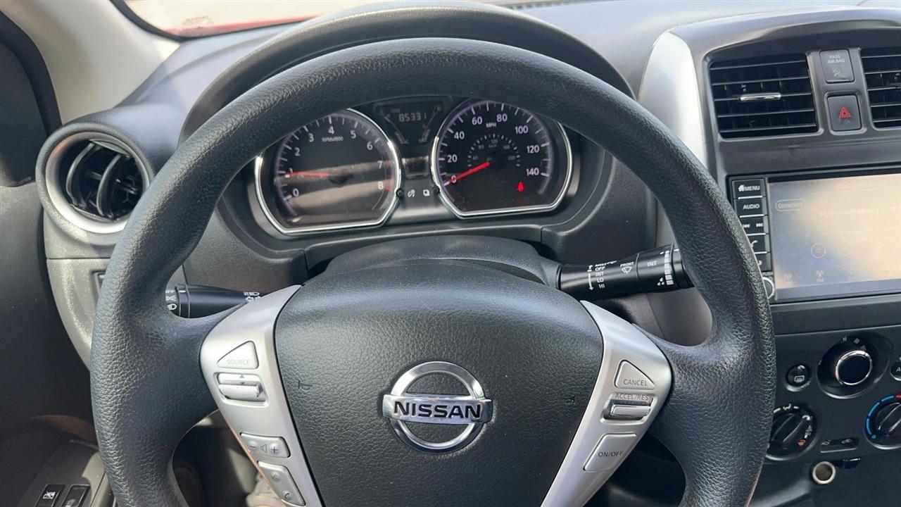 Nissan Versa Sedan SV CVT 2019