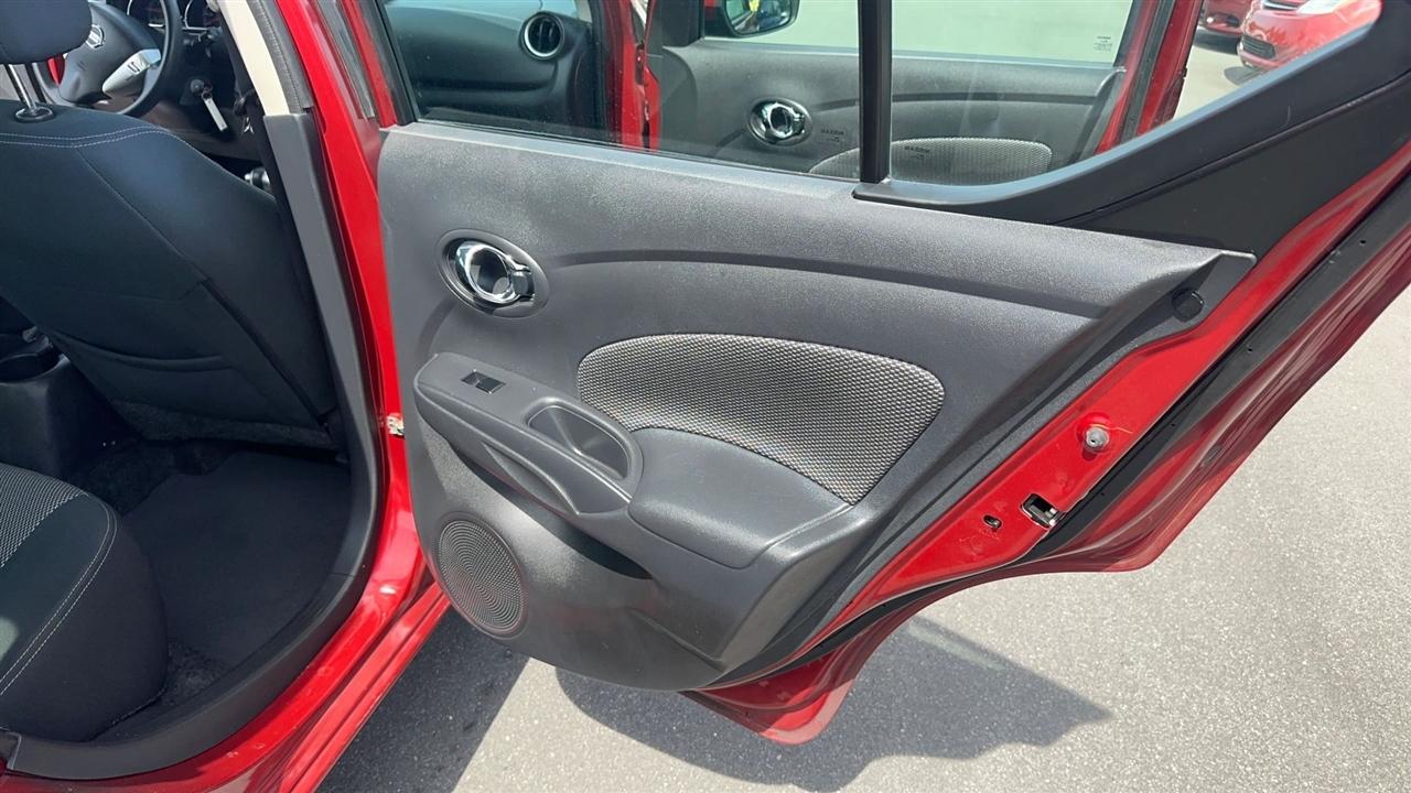Nissan Versa Sedan SV CVT 2019