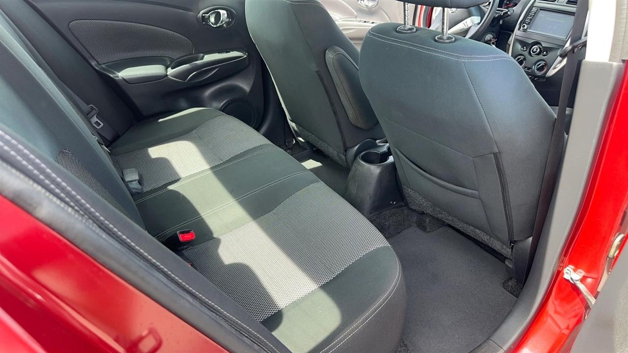 Nissan Versa Sedan SV CVT 2019