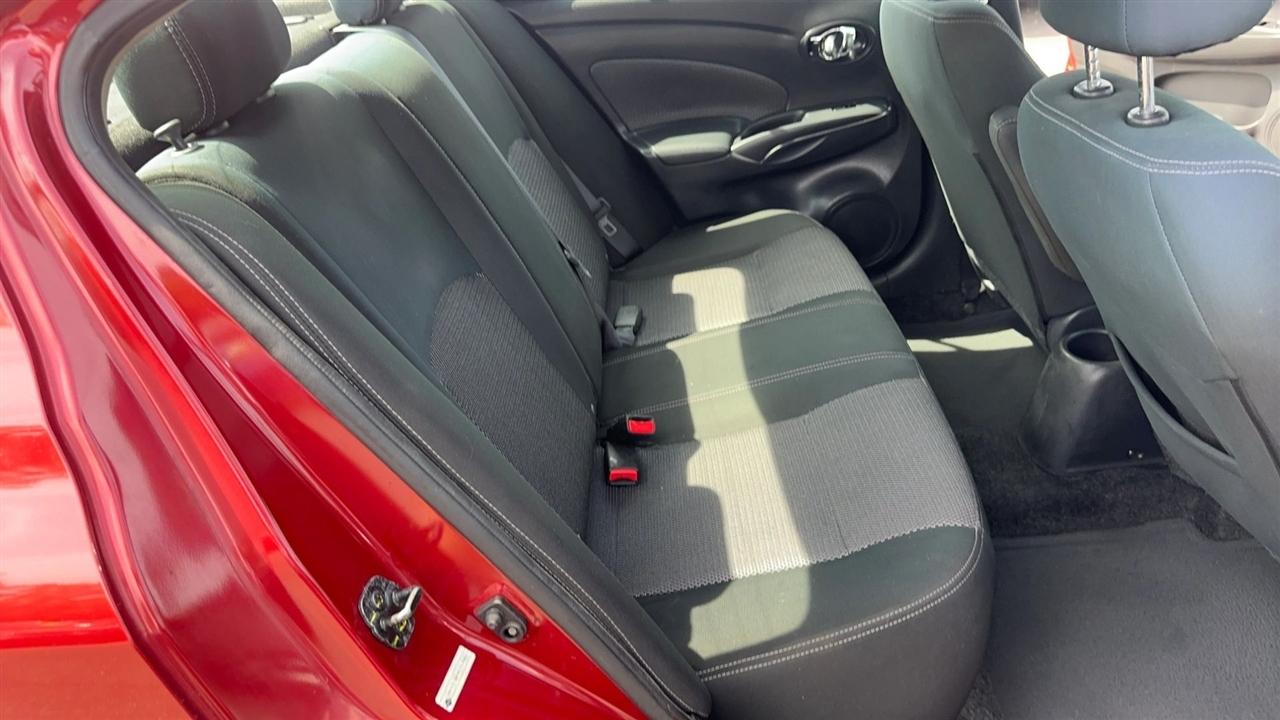 Nissan Versa Sedan SV CVT 2019