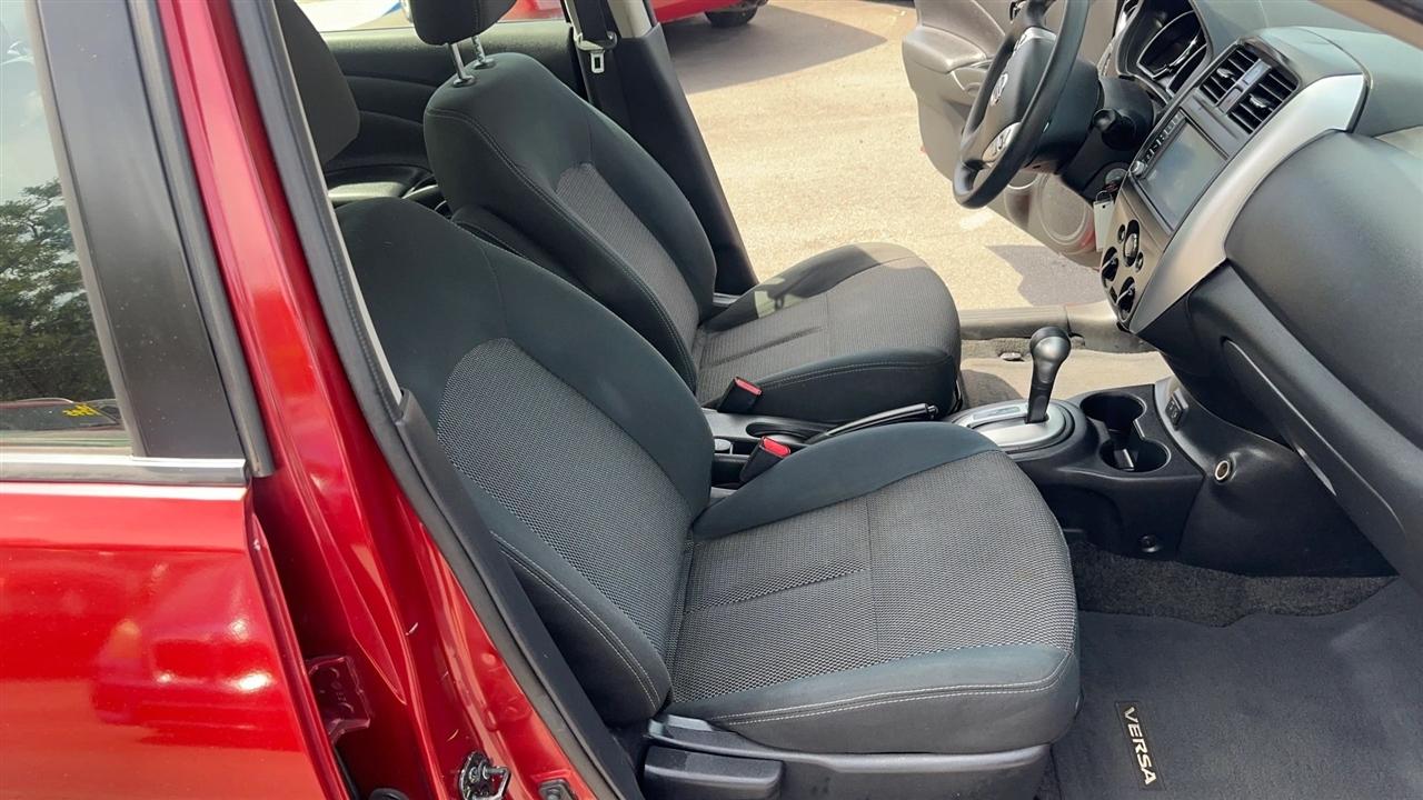 Nissan Versa Sedan SV CVT 2019