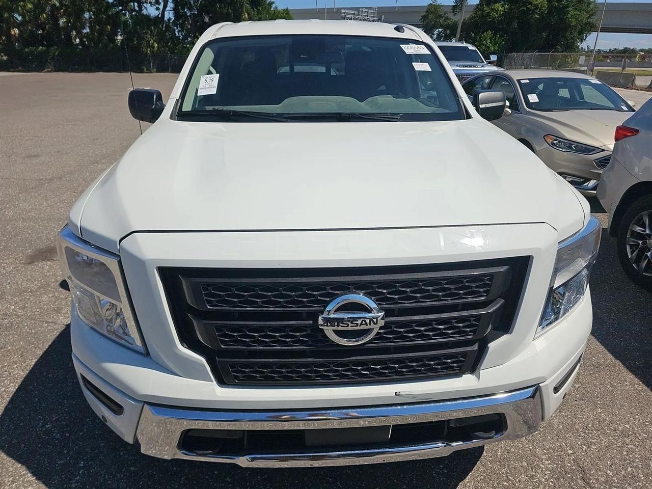 Nissan Titan 4x4 Crew Cab SV 2021