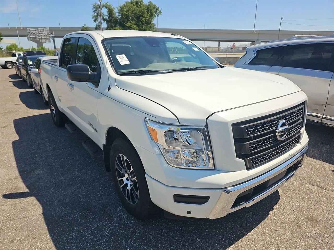 Nissan Titan 4x4 Crew Cab SV 2021