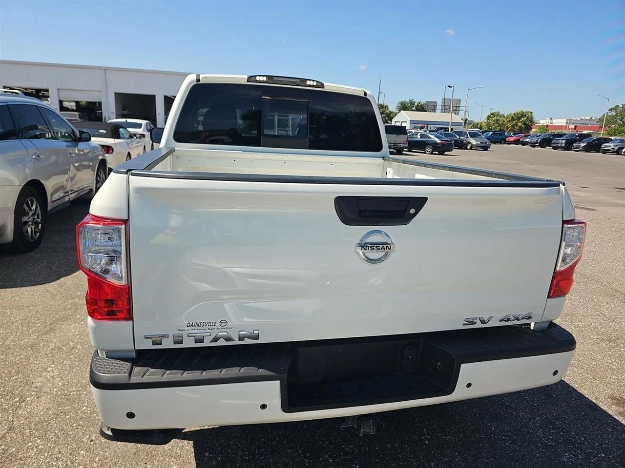 Nissan Titan 4x4 Crew Cab SV 2021