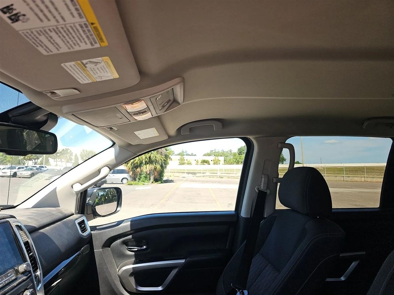 Nissan Titan 4x4 Crew Cab SV 2021