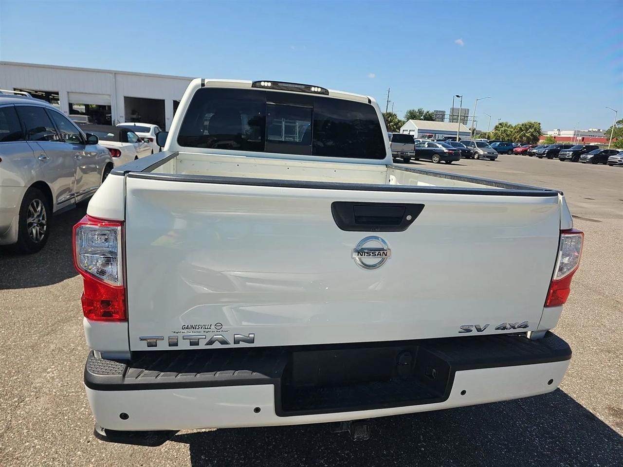 Nissan Titan 4x4 Crew Cab SV 2021
