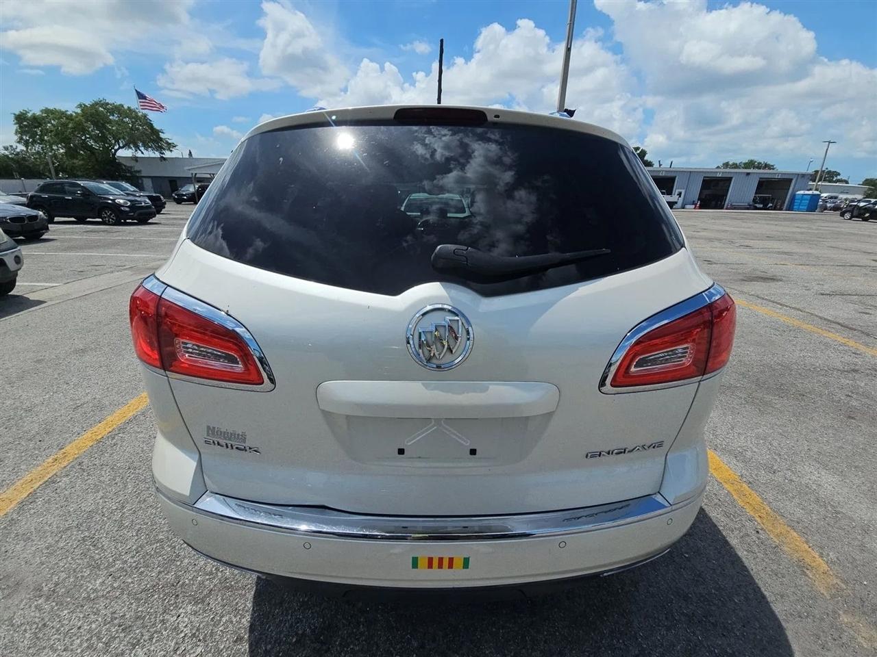 Buick Enclave FWD 4dr Leather 2013