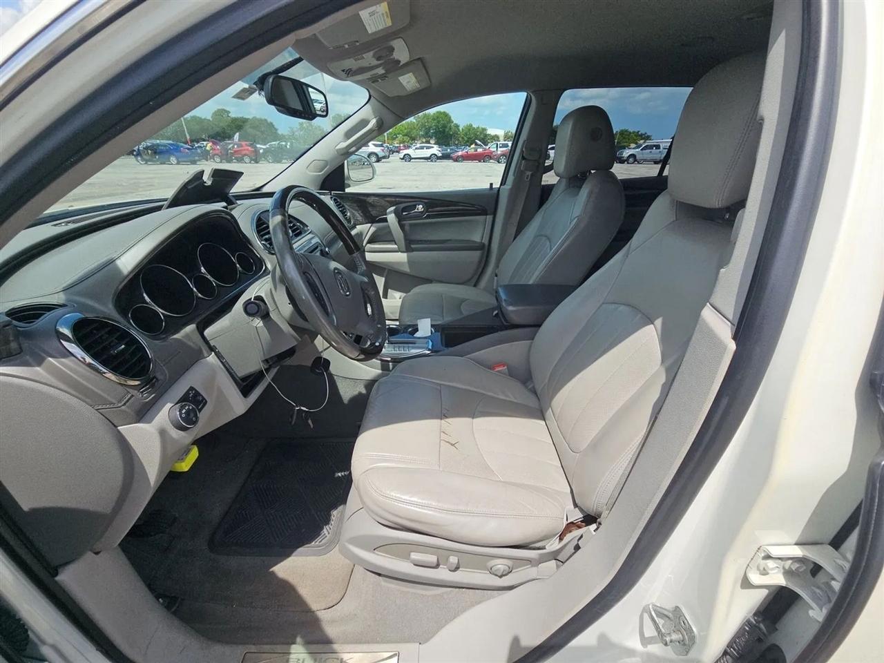 Buick Enclave FWD 4dr Leather 2013