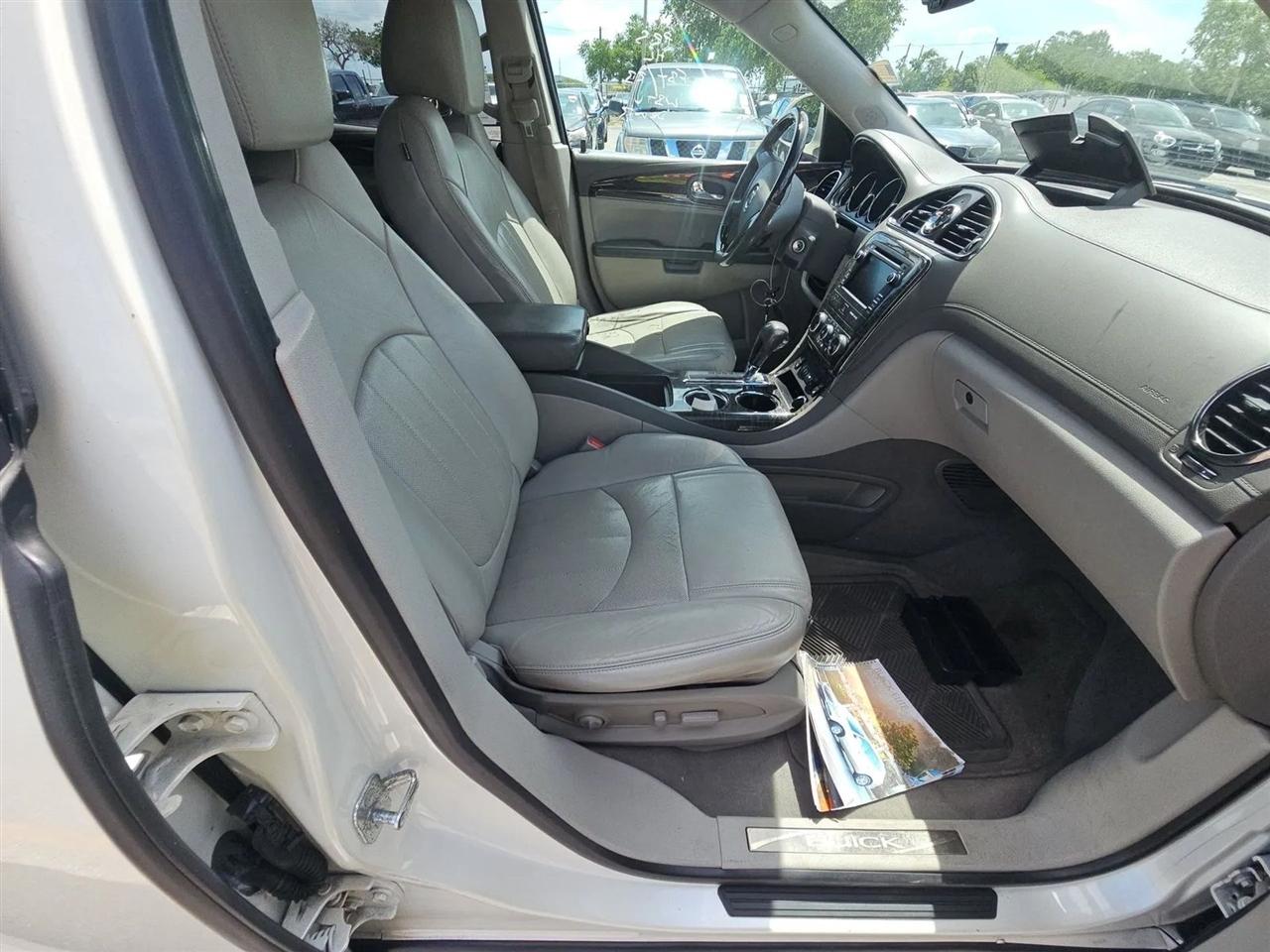 Buick Enclave FWD 4dr Leather 2013