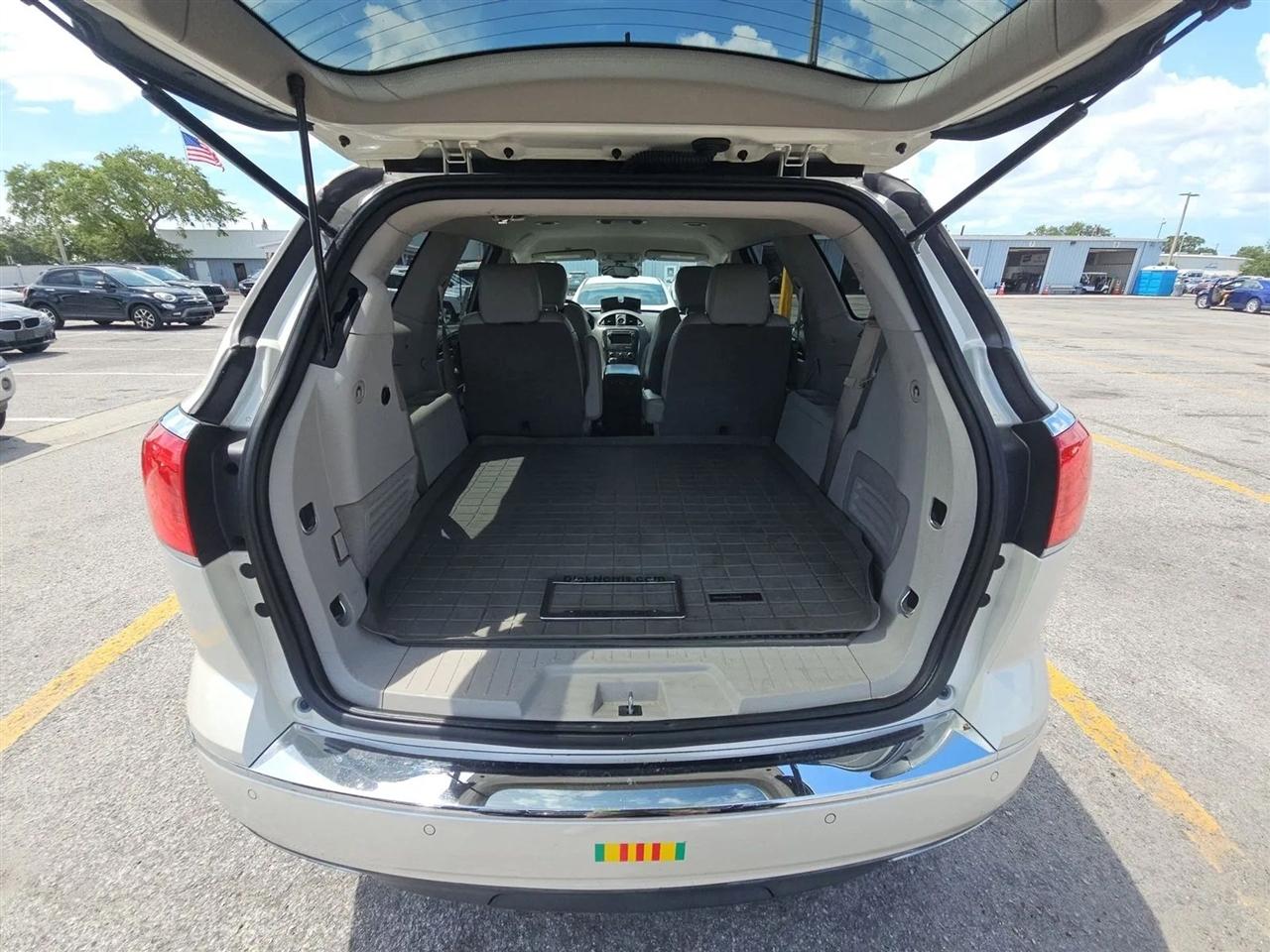 Buick Enclave FWD 4dr Leather 2013