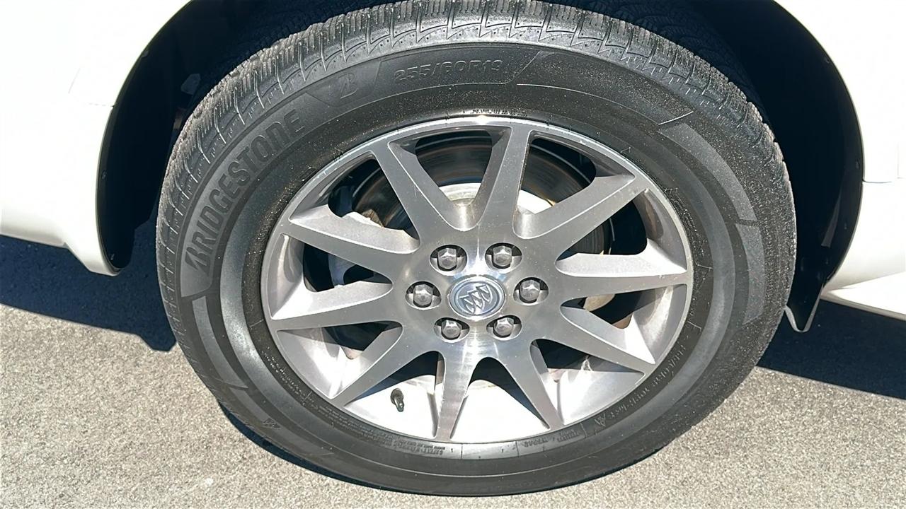 Buick Enclave FWD 4dr Leather 2013