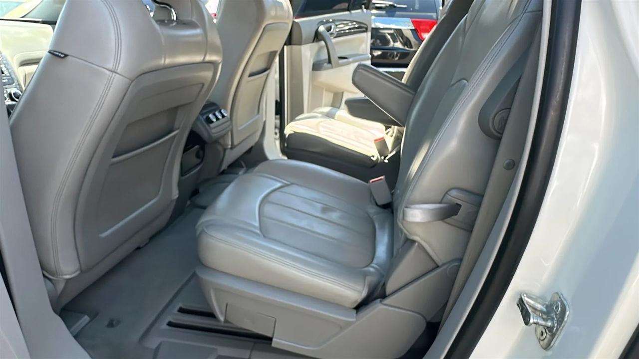 Buick Enclave FWD 4dr Leather 2013