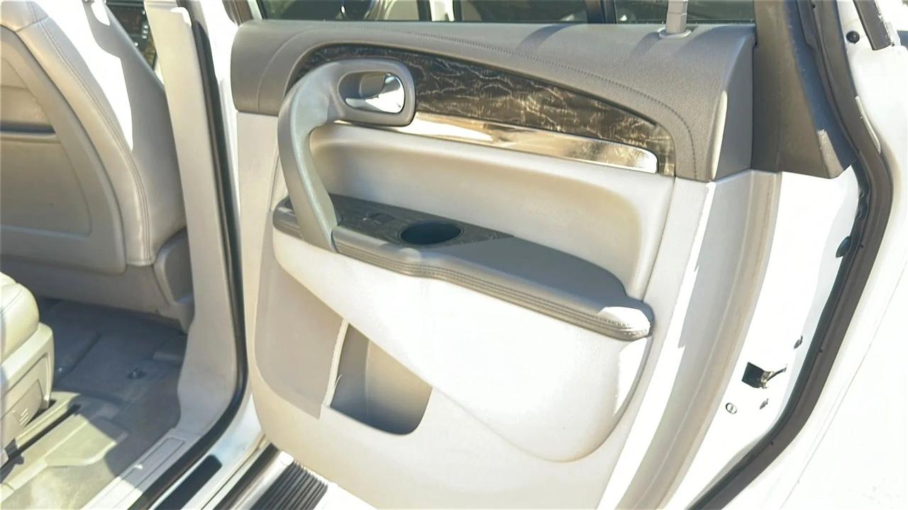 Buick Enclave FWD 4dr Leather 2013