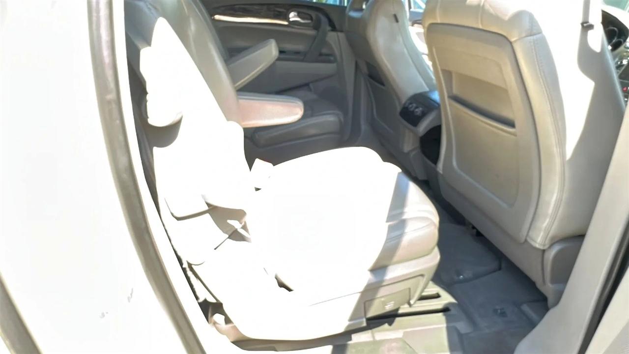 Buick Enclave FWD 4dr Leather 2013
