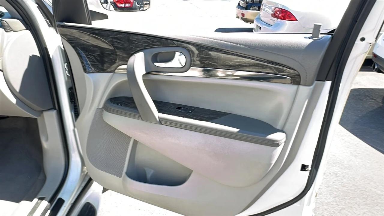 Buick Enclave FWD 4dr Leather 2013