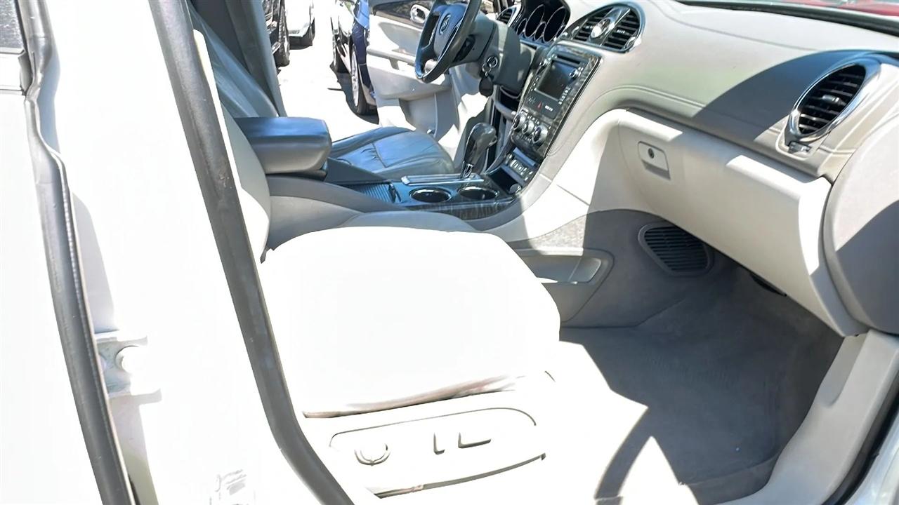 Buick Enclave FWD 4dr Leather 2013