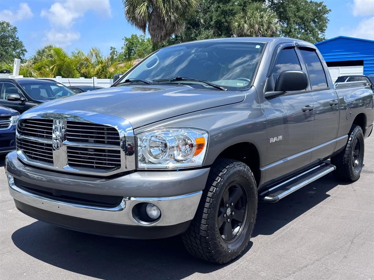 Dodge Ram 1500 2WD Quad Cab 140.5" SLT 2008