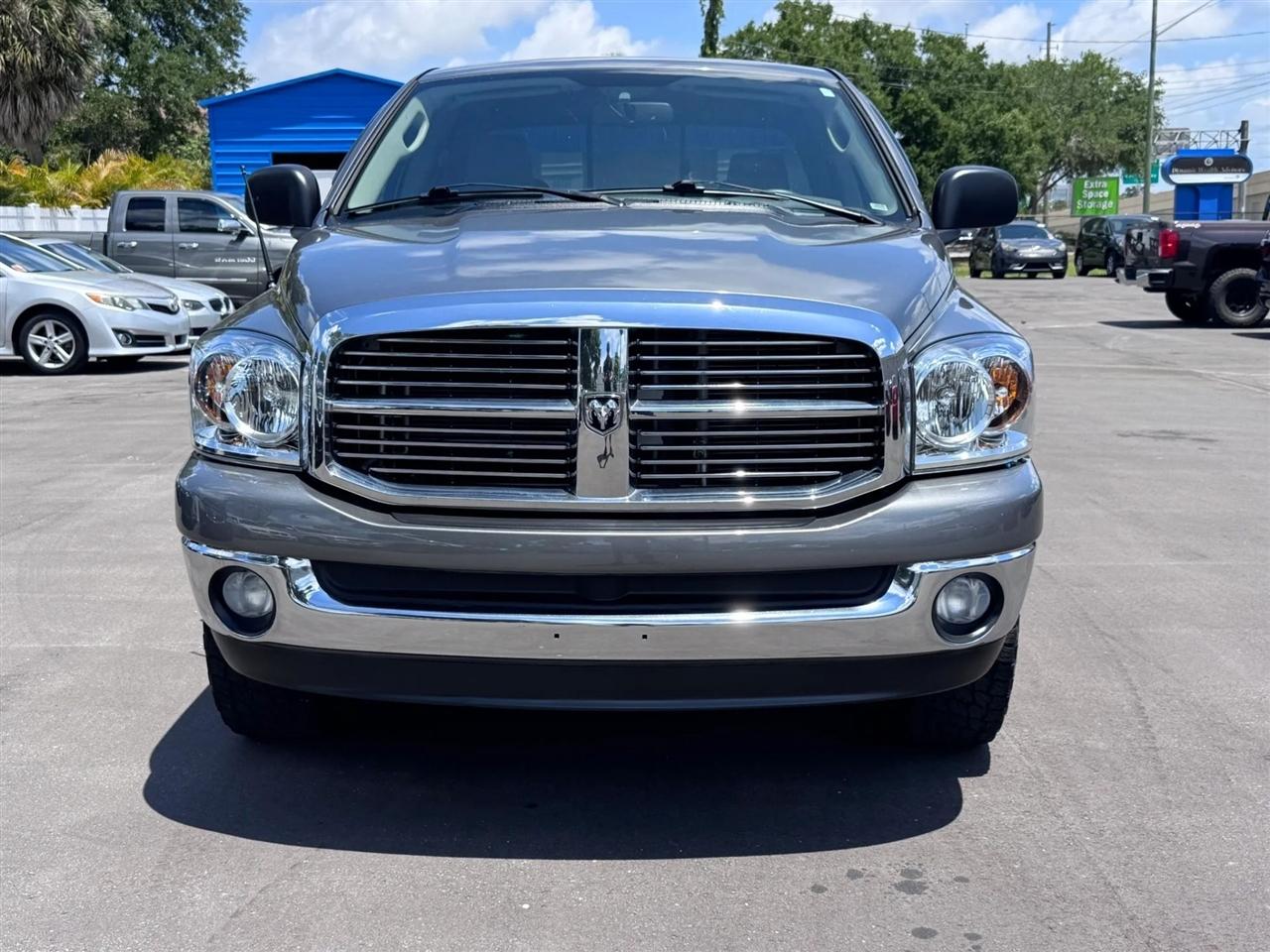 Dodge Ram 1500 2WD Quad Cab 140.5" SLT 2008