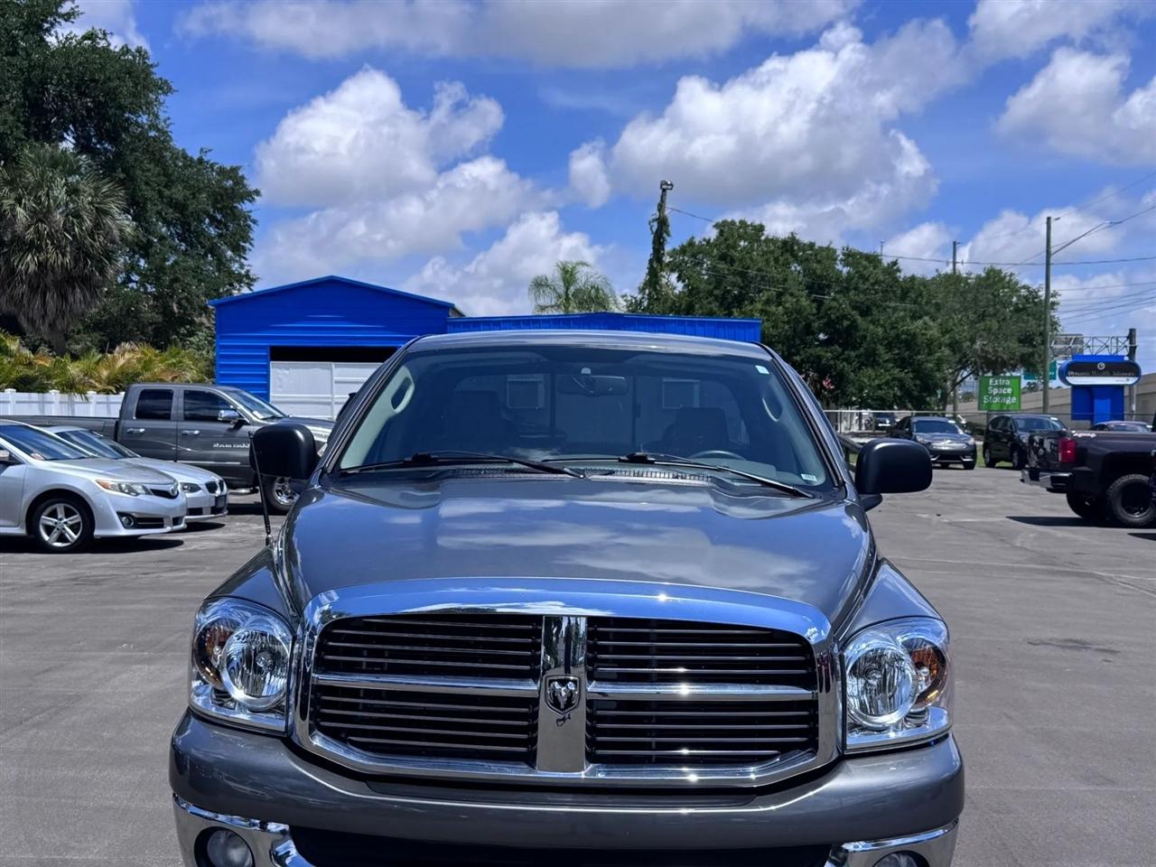 Dodge Ram 1500 2WD Quad Cab 140.5" SLT 2008