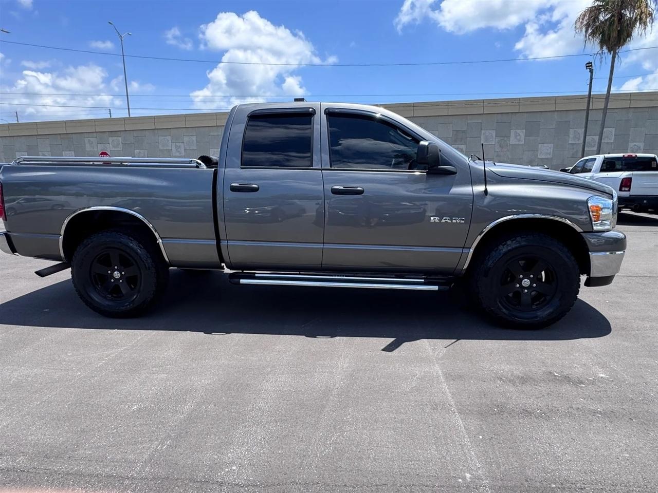 Dodge Ram 1500 2WD Quad Cab 140.5" SLT 2008