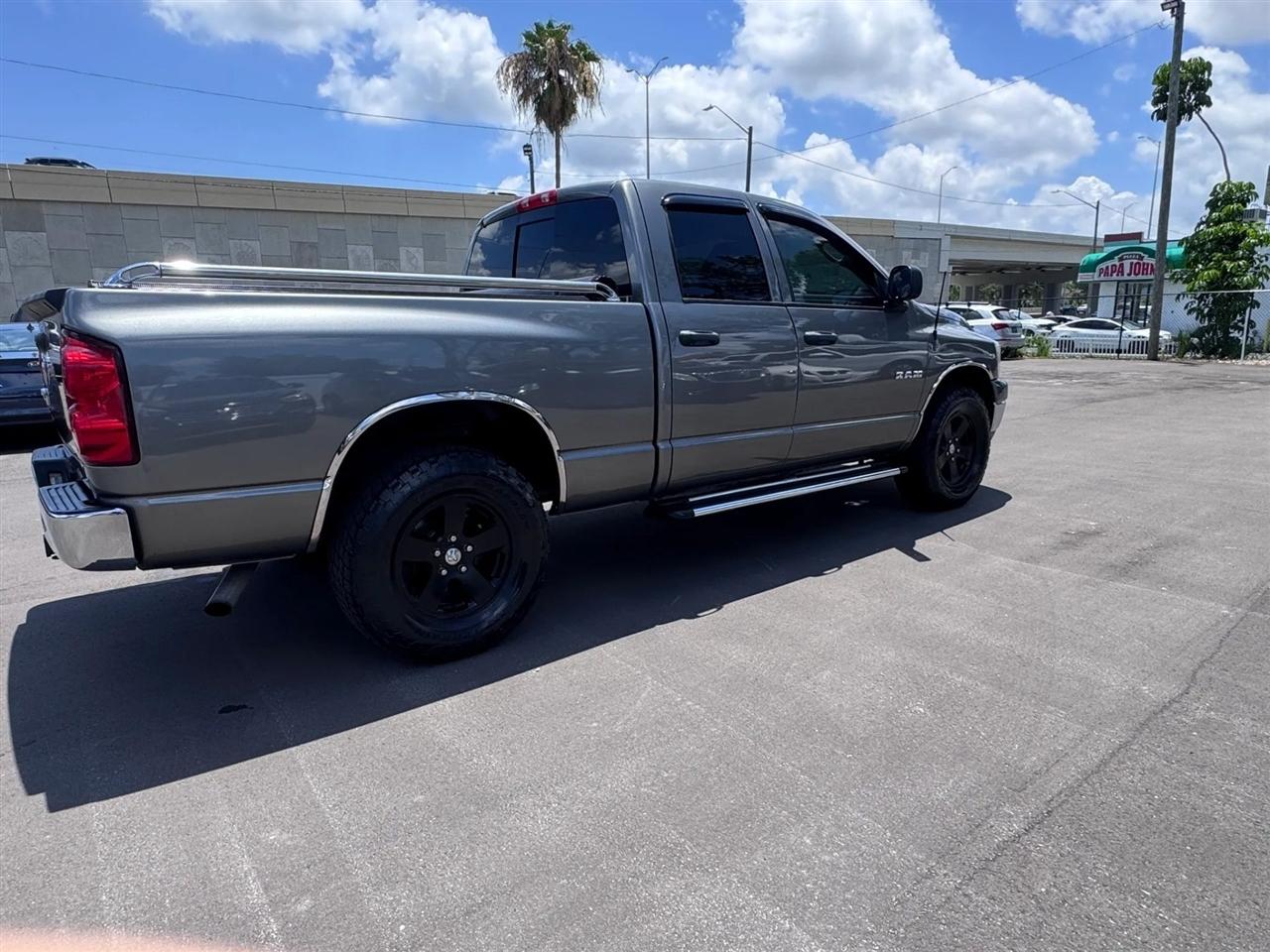 Dodge Ram 1500 2WD Quad Cab 140.5" SLT 2008