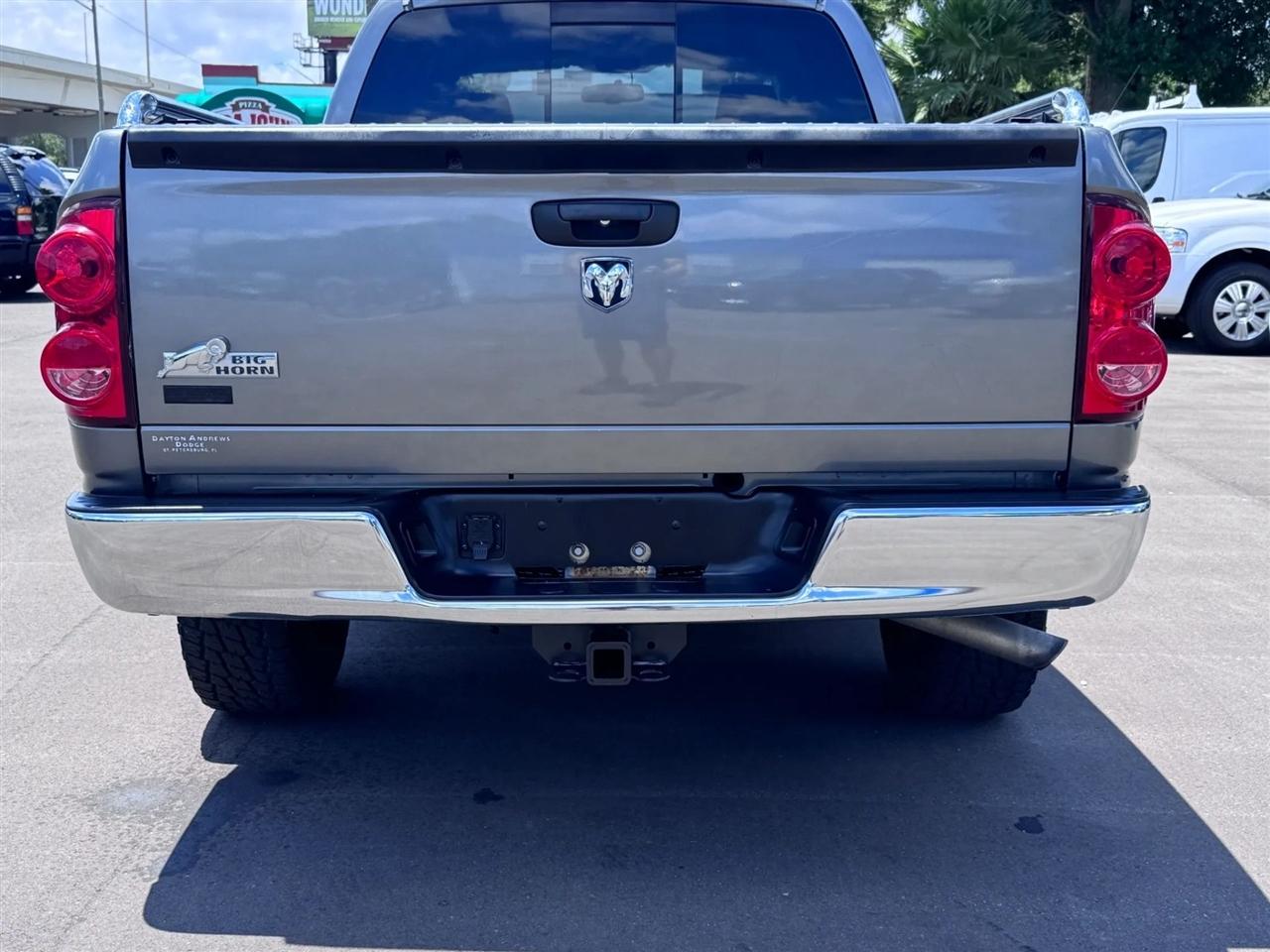 Dodge Ram 1500 2WD Quad Cab 140.5" SLT 2008