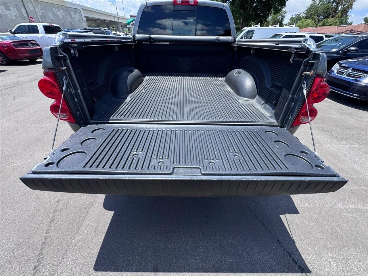 Dodge Ram 1500 2WD Quad Cab 140.5" SLT 2008