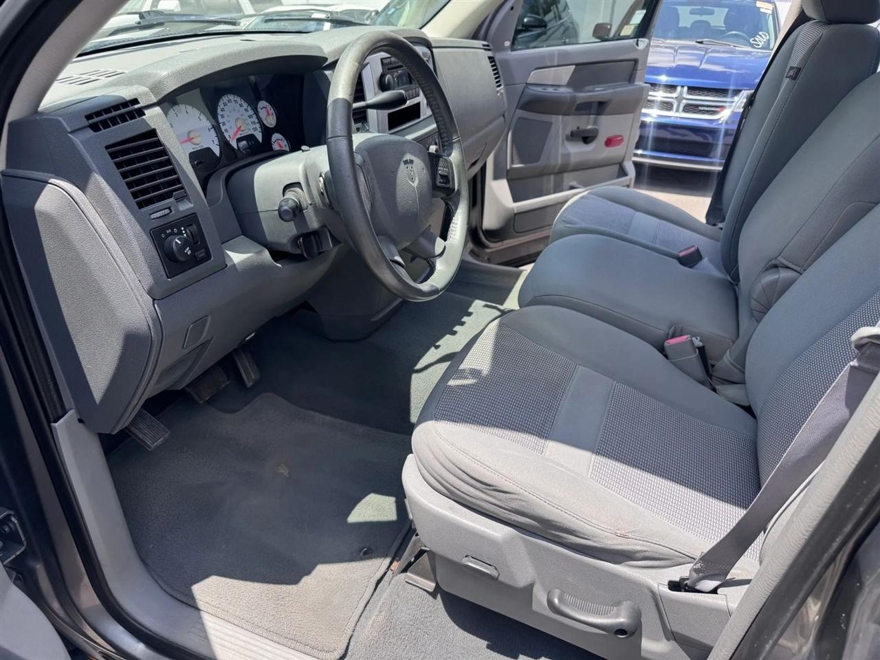 Dodge Ram 1500 2WD Quad Cab 140.5" SLT 2008
