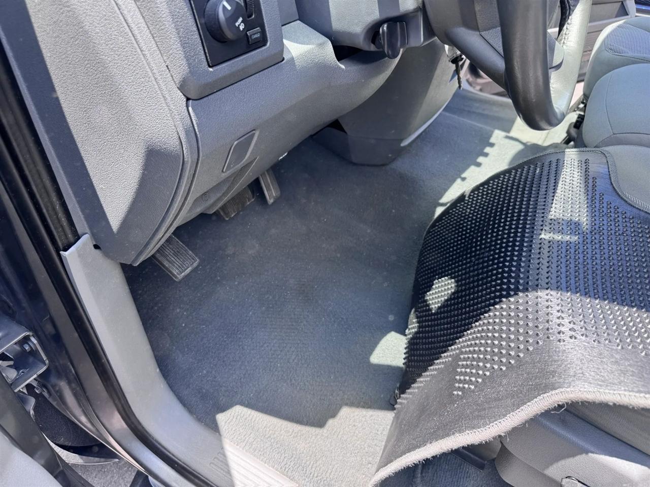 Dodge Ram 1500 2WD Quad Cab 140.5" SLT 2008