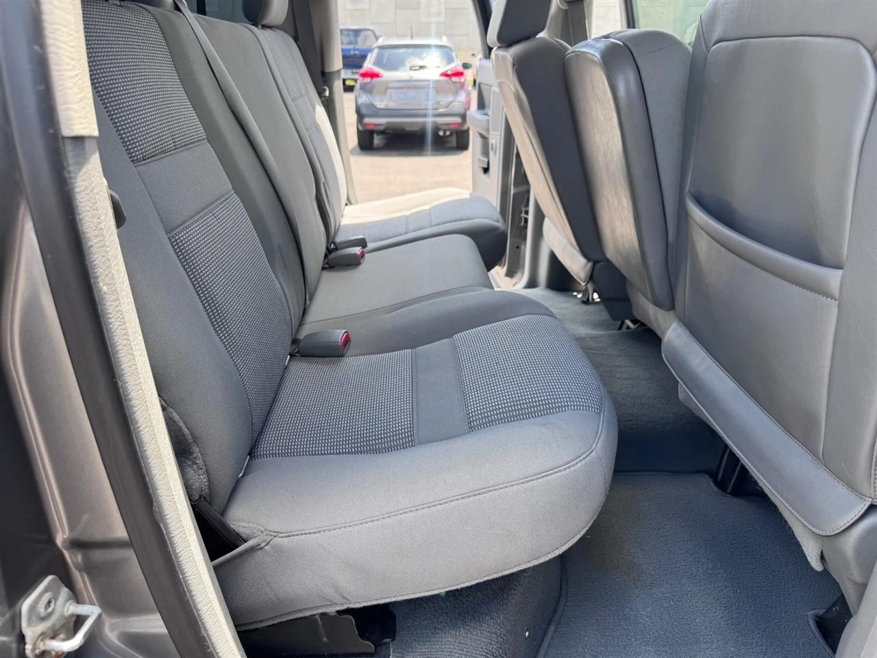 Dodge Ram 1500 2WD Quad Cab 140.5" SLT 2008