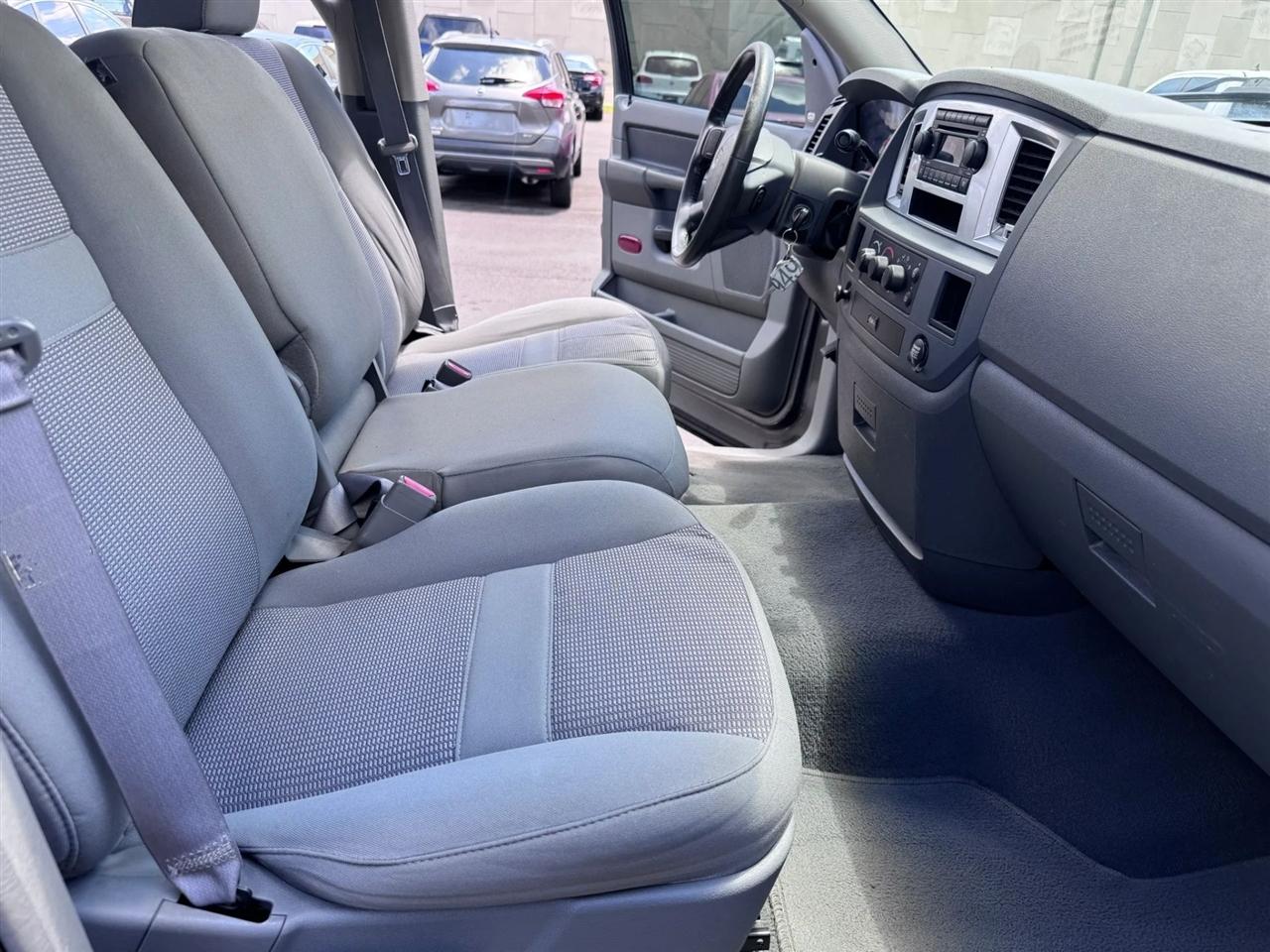 Dodge Ram 1500 2WD Quad Cab 140.5" SLT 2008