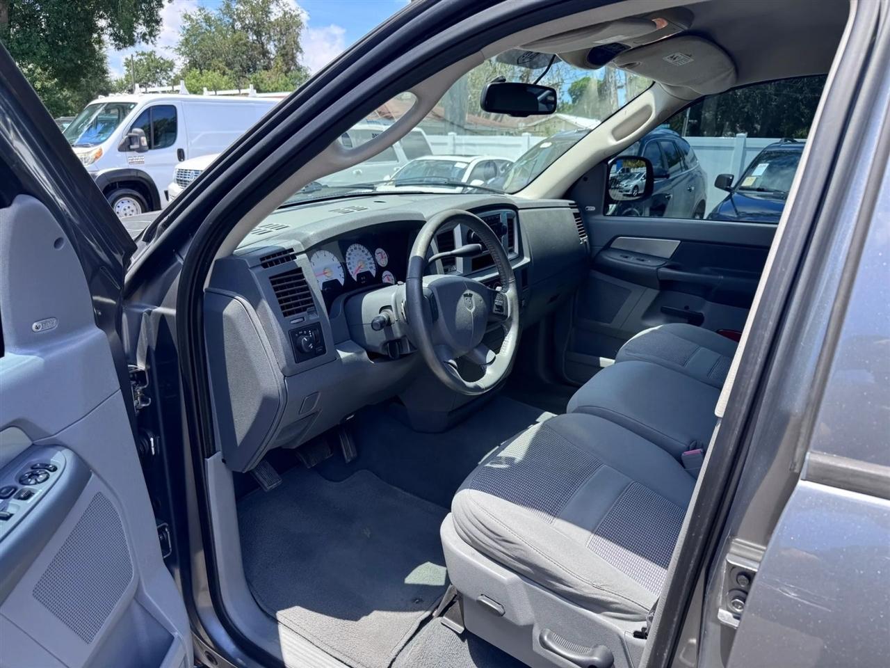 Dodge Ram 1500 2WD Quad Cab 140.5" SLT 2008