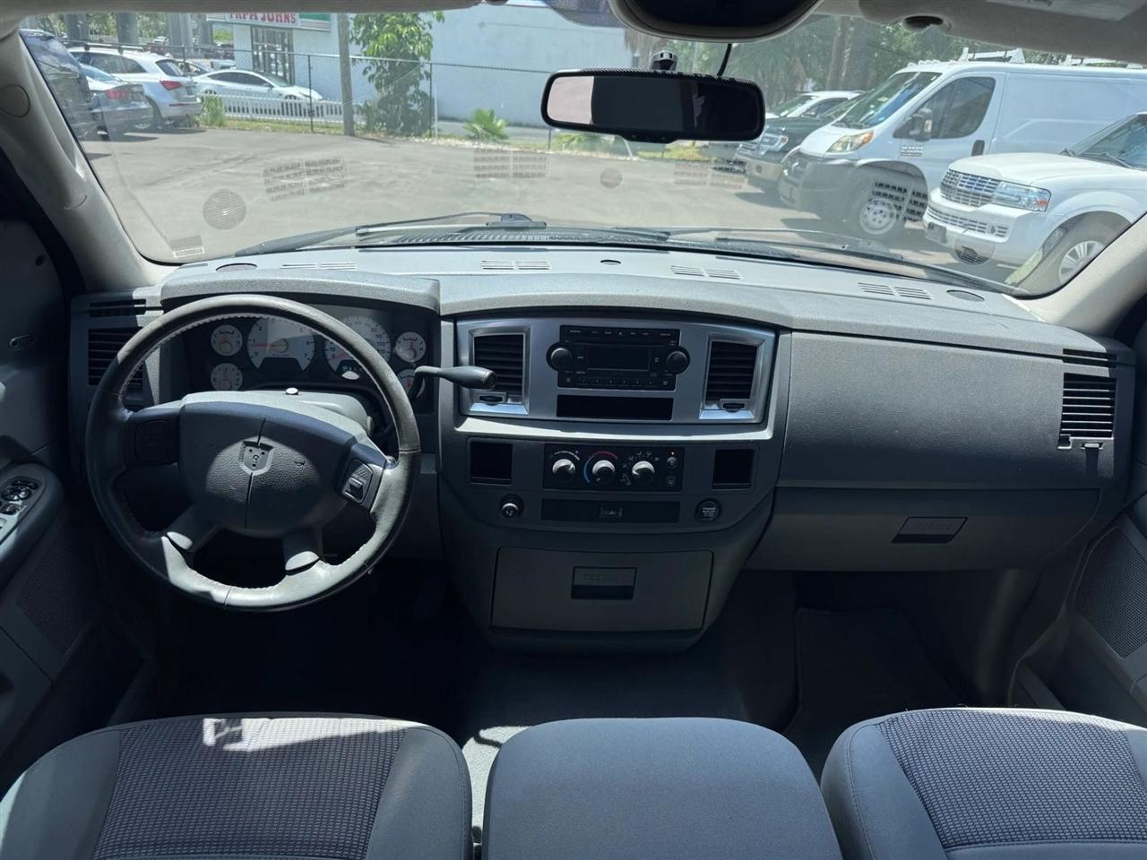 Dodge Ram 1500 2WD Quad Cab 140.5" SLT 2008